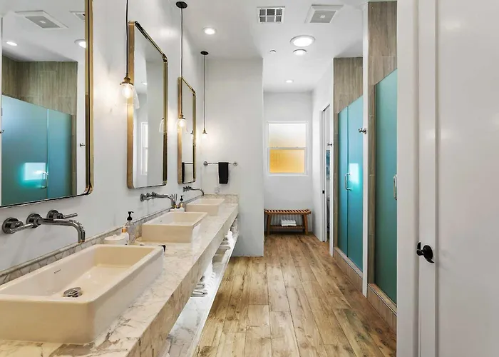Celebrity Hideaway