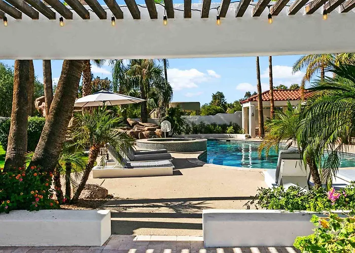 Celebrity Hideaway *