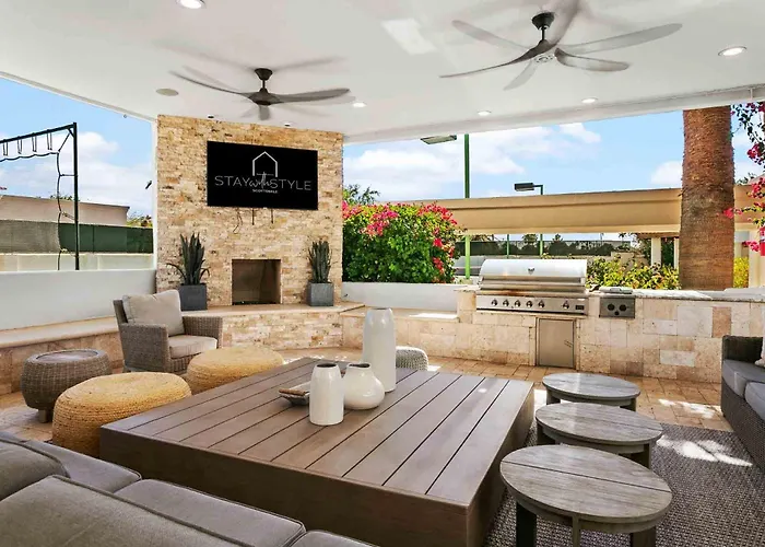 Celebrity Hideaway Holiday home *
