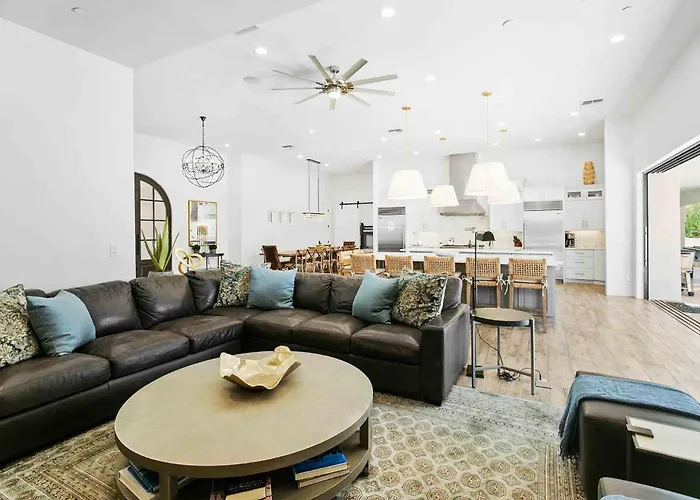 Holiday home Celebrity Hideaway